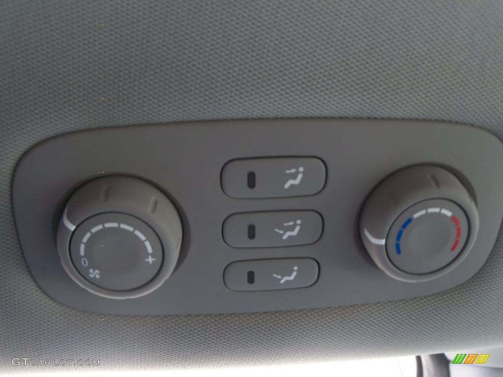 2011 Kia Sedona EX Controls Photo #48382910