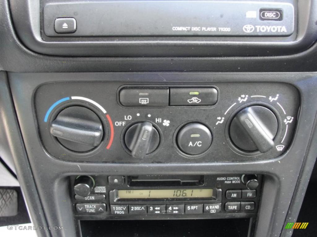 2001 Toyota Corolla S Controls Photos