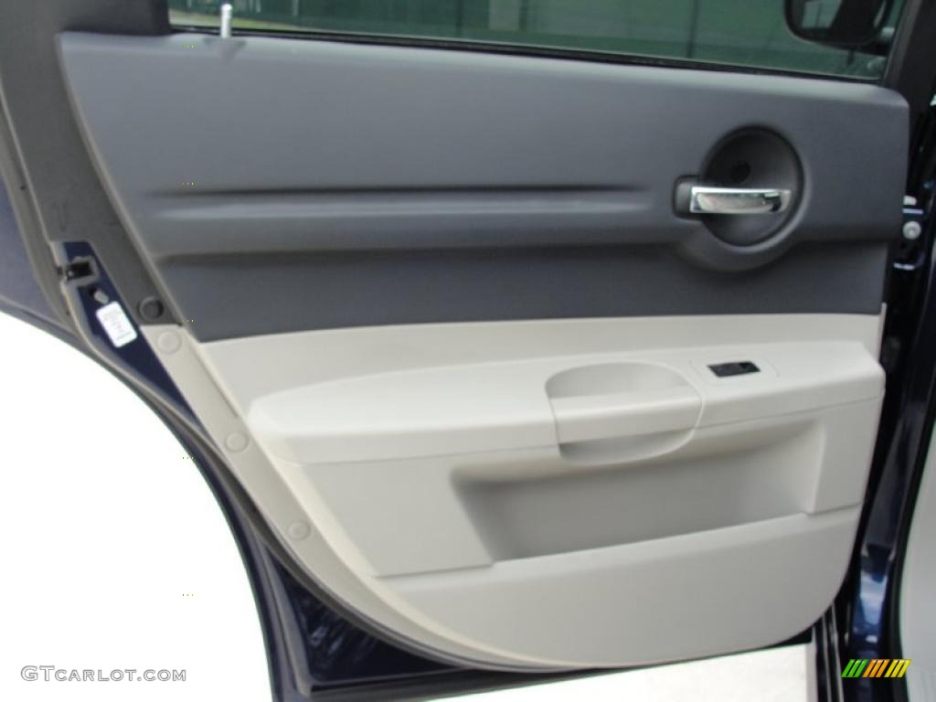 2005 Dodge Magnum R/T Dark Slate Gray/Light Graystone Door Panel Photo #48384635