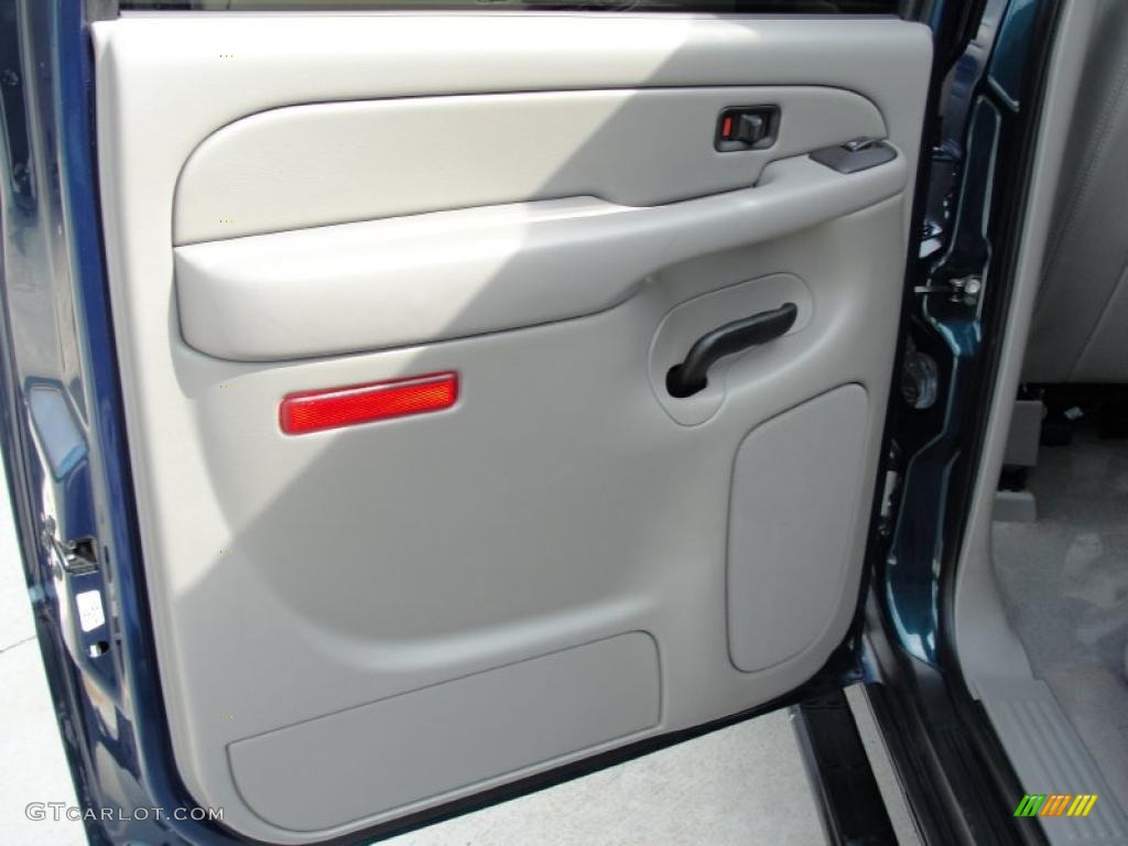 2006 Chevrolet Avalanche LT Gray/Dark Charcoal Door Panel Photo #48385202