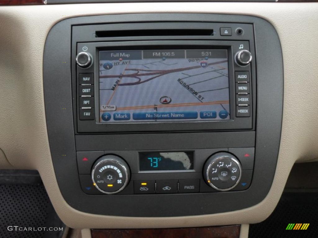 2008 Buick Lucerne CXS Navigation Photos