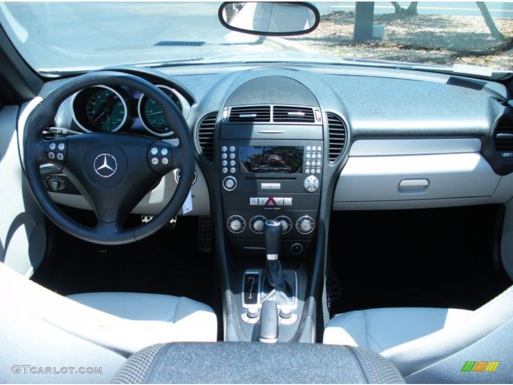 2007 Mercedes-Benz SLK 280 Roadster Ash Grey Dashboard Photo #48388491