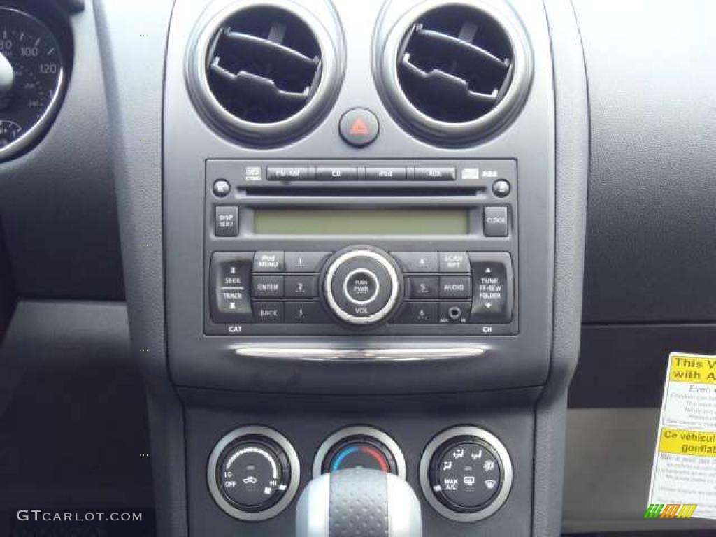 2011 Rogue S - Pearl White / Gray photo #7