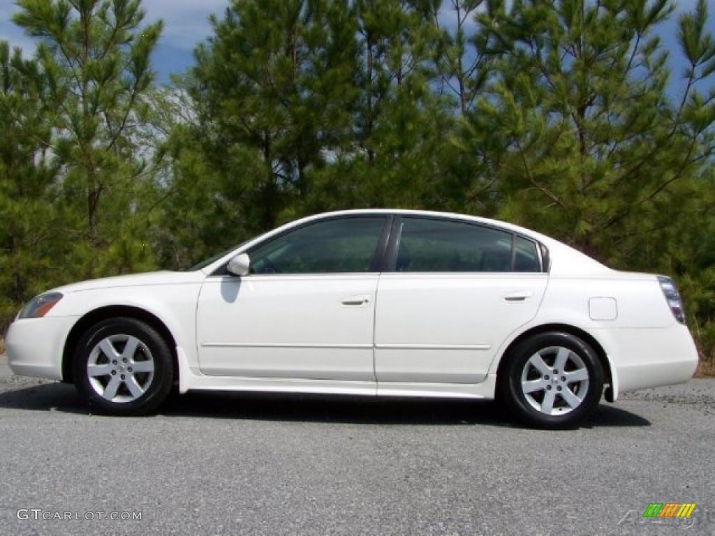 2004 Altima 2.5 S - Satin White / Charcoal photo #12