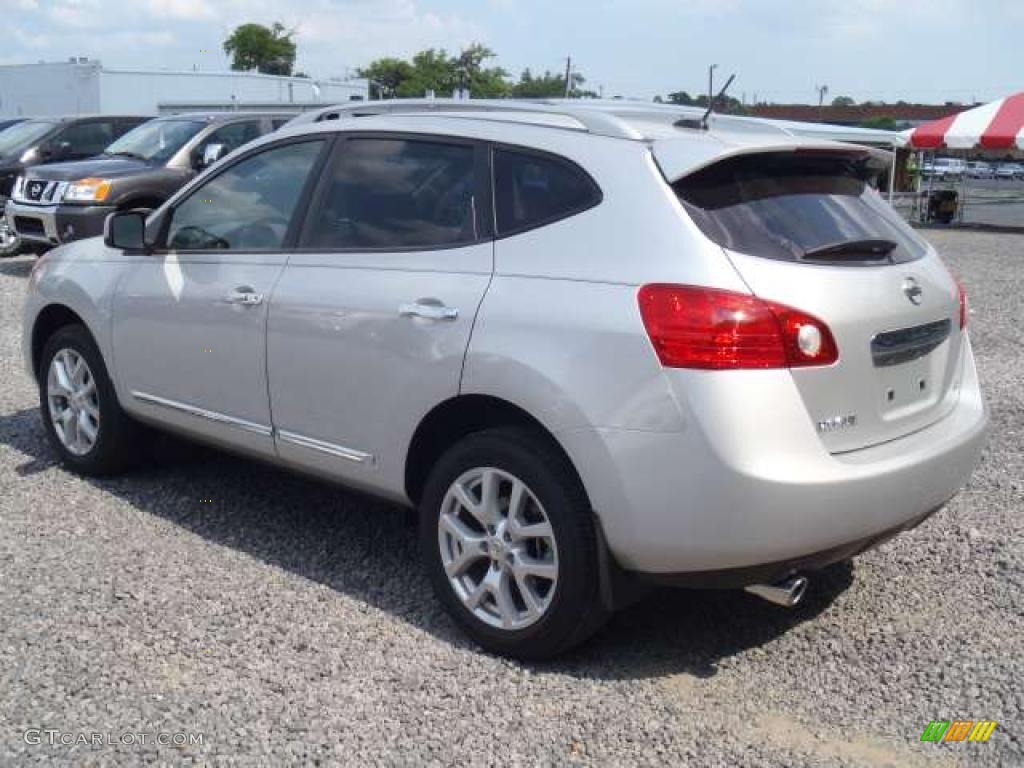 2011 Rogue SL - Silver Ice Metallic / Black photo #2