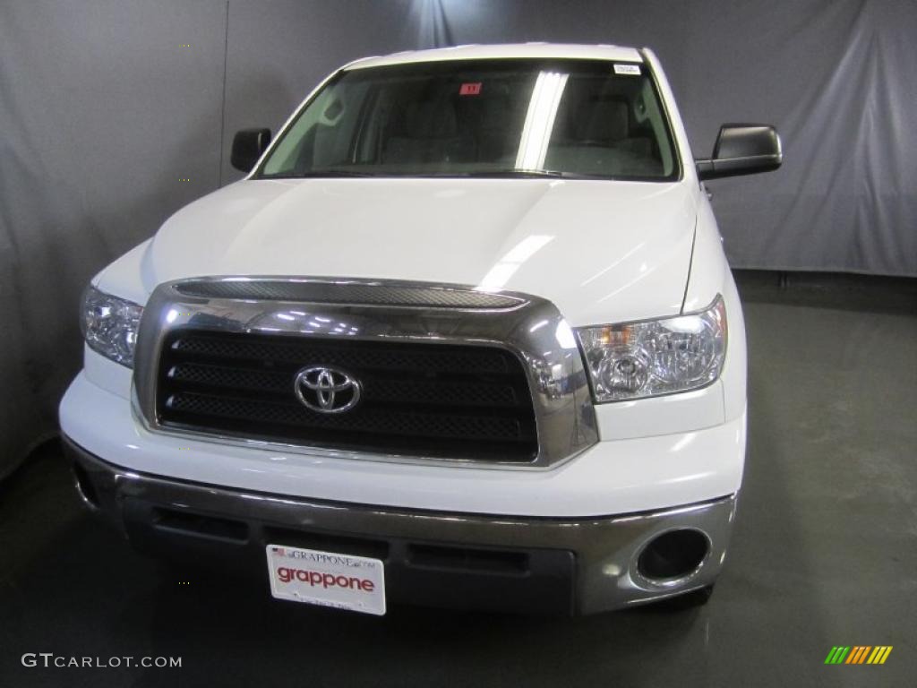 2008 Tundra Double Cab 4x4 - Super White / Graphite Gray photo #2