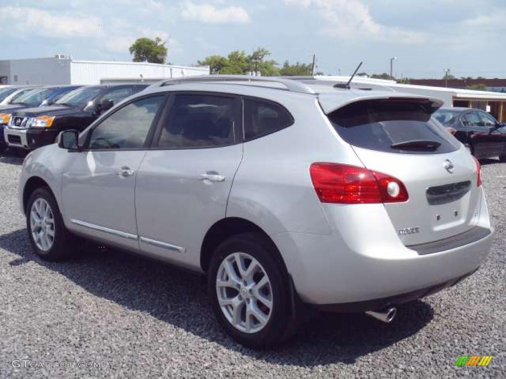 2011 Rogue SL - Silver Ice Metallic / Black photo #2
