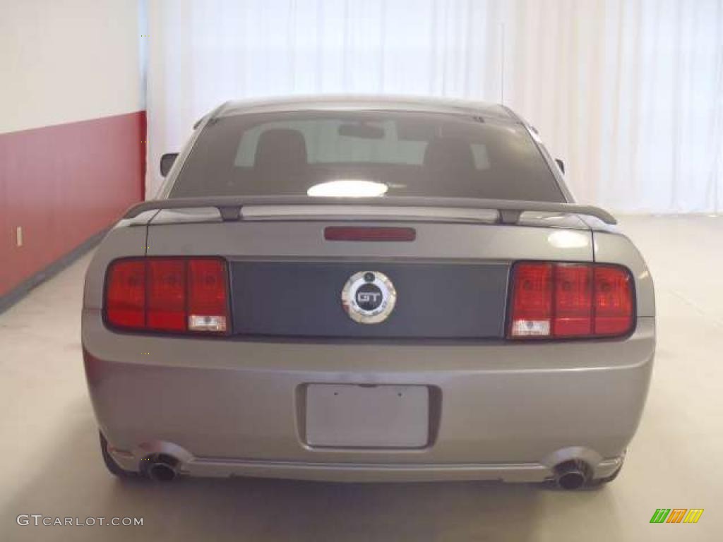 2006 Mustang GT Deluxe Coupe - Tungsten Grey Metallic / Dark Charcoal photo #4