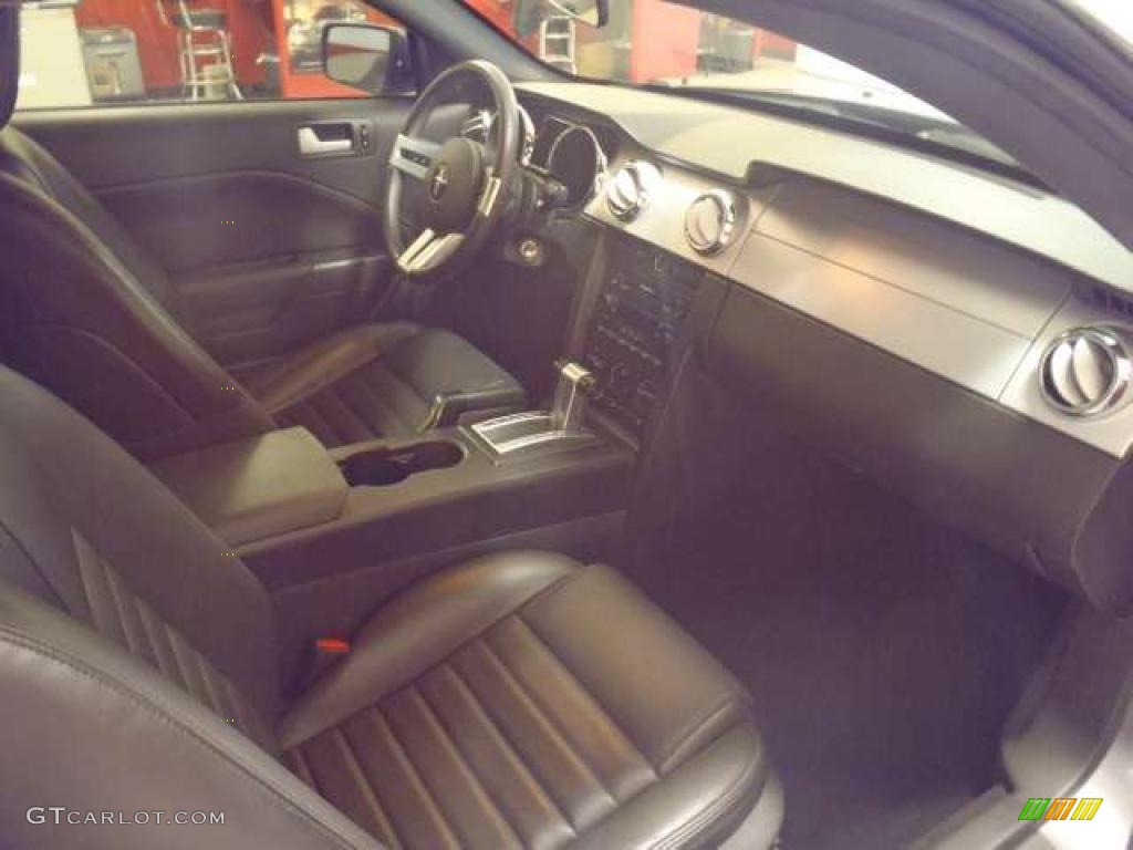 2006 Mustang GT Deluxe Coupe - Tungsten Grey Metallic / Dark Charcoal photo #15