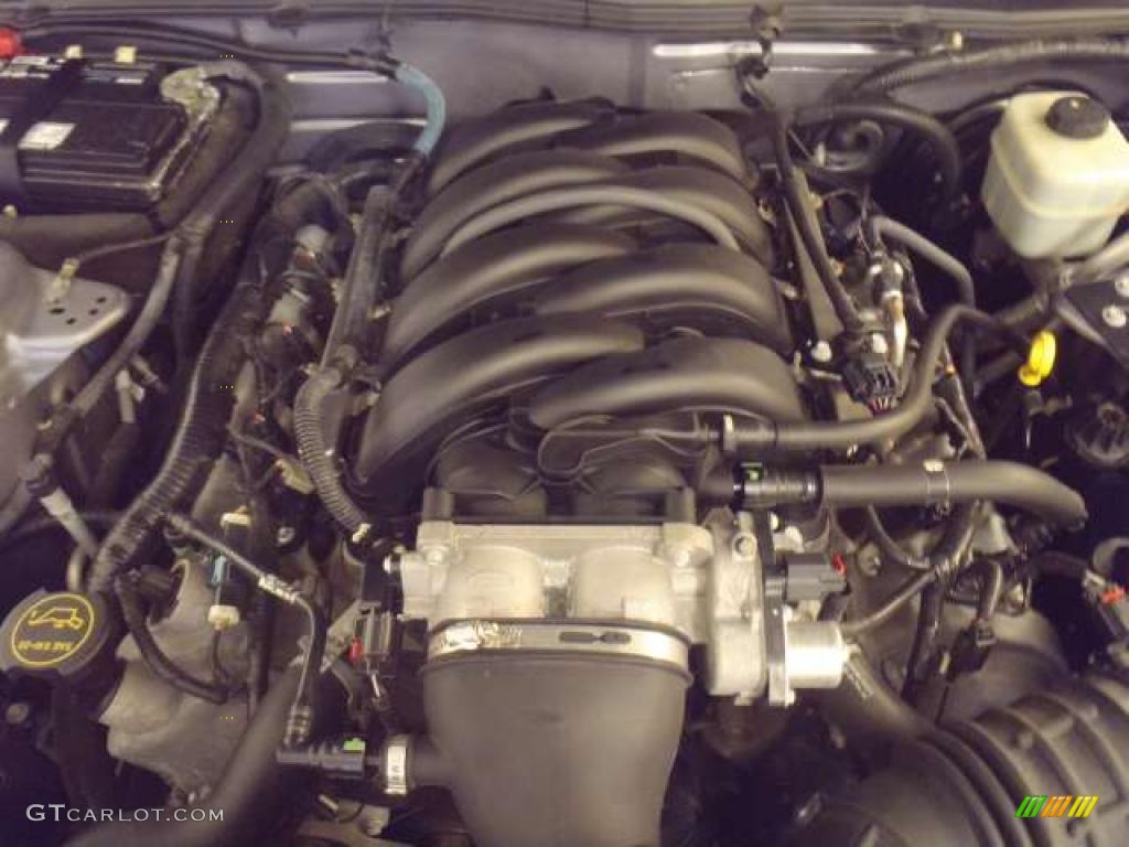 2006 Ford Mustang GT Deluxe Coupe 4.6 Liter SOHC 24-Valve VVT V8 Engine Photo #48396141