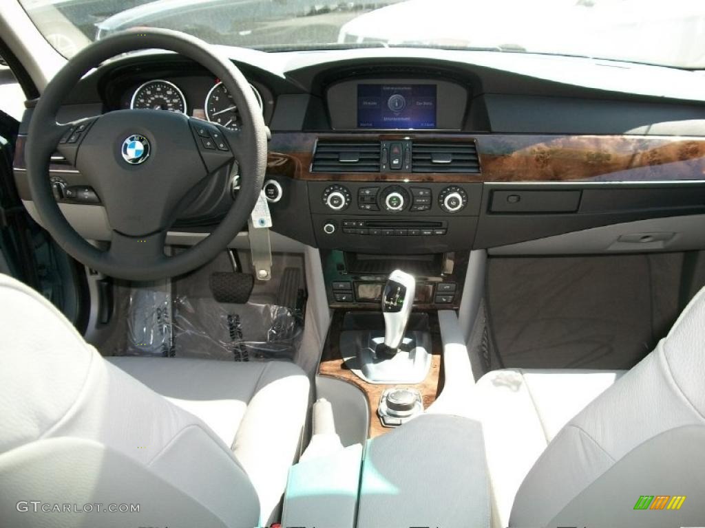 2009 BMW 5 Series 528i Sedan Grey Dakota Leather Dashboard Photo #48397134