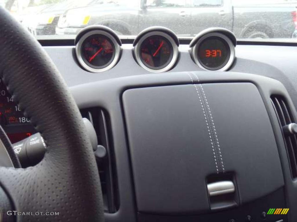 Black Interior 2011 Nissan 370Z Coupe Photo #48397488