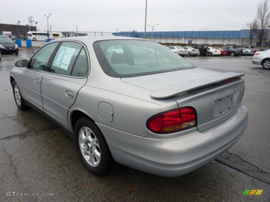 2000 Intrigue GL - Silver Mist Metallic / Dark Gray photo #2