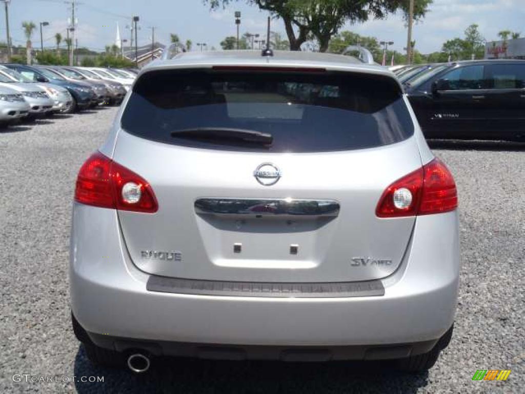 2011 Rogue SV AWD - Silver Ice Metallic / Gray photo #3