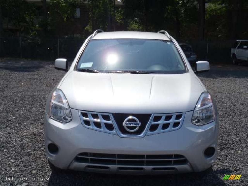 2011 Rogue SV AWD - Silver Ice Metallic / Gray photo #4