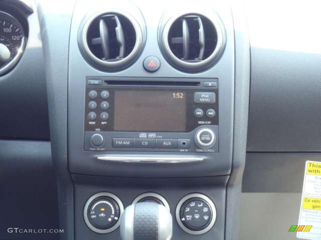 2011 Rogue SV AWD - Silver Ice Metallic / Gray photo #8