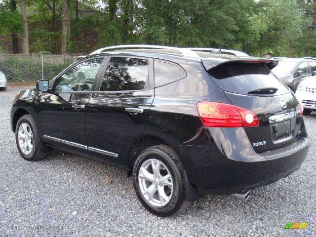2011 Rogue SV - Wicked Black / Black photo #2