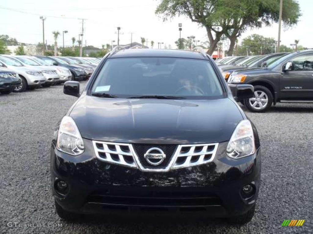2011 Rogue SV - Wicked Black / Black photo #4