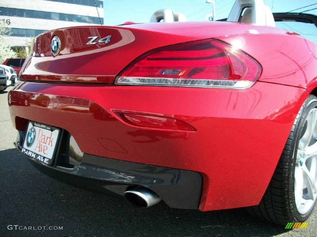 2011 Z4 sDrive35i Roadster - Crimson Red / Ivory White photo #21