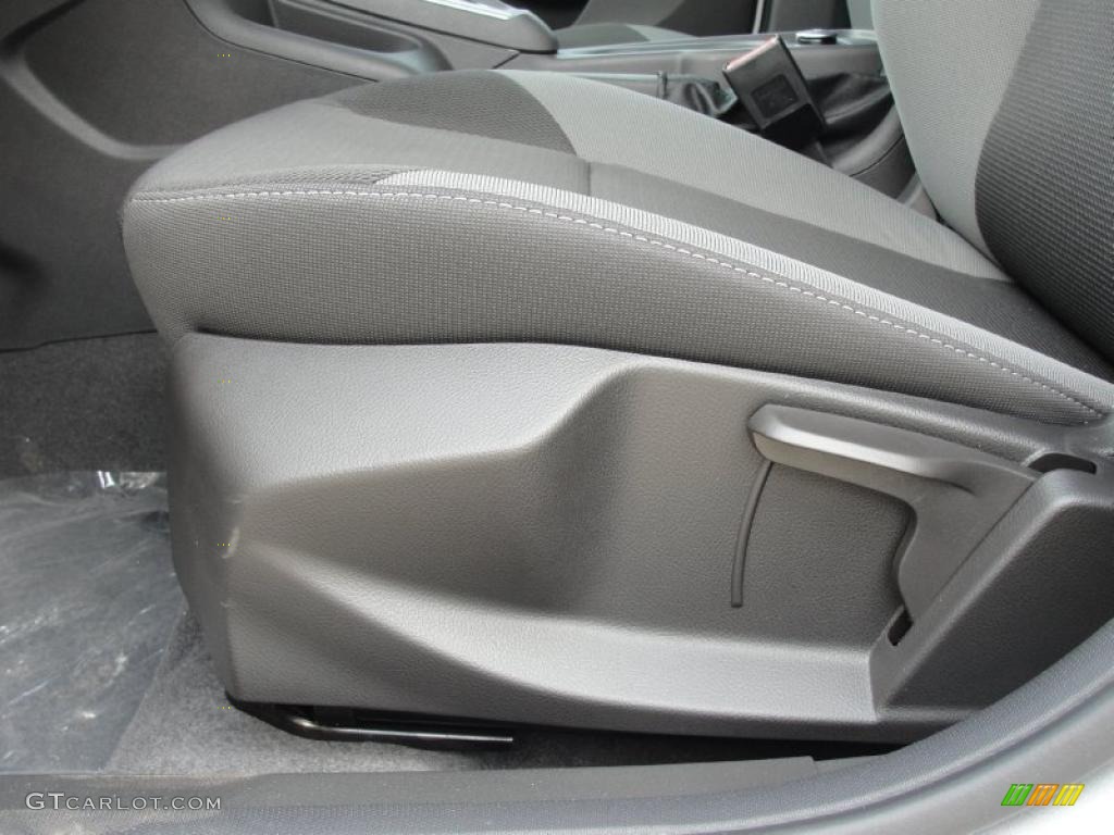 2012 Focus SE SFE Sedan - Ingot Silver Metallic / Charcoal Black photo #27