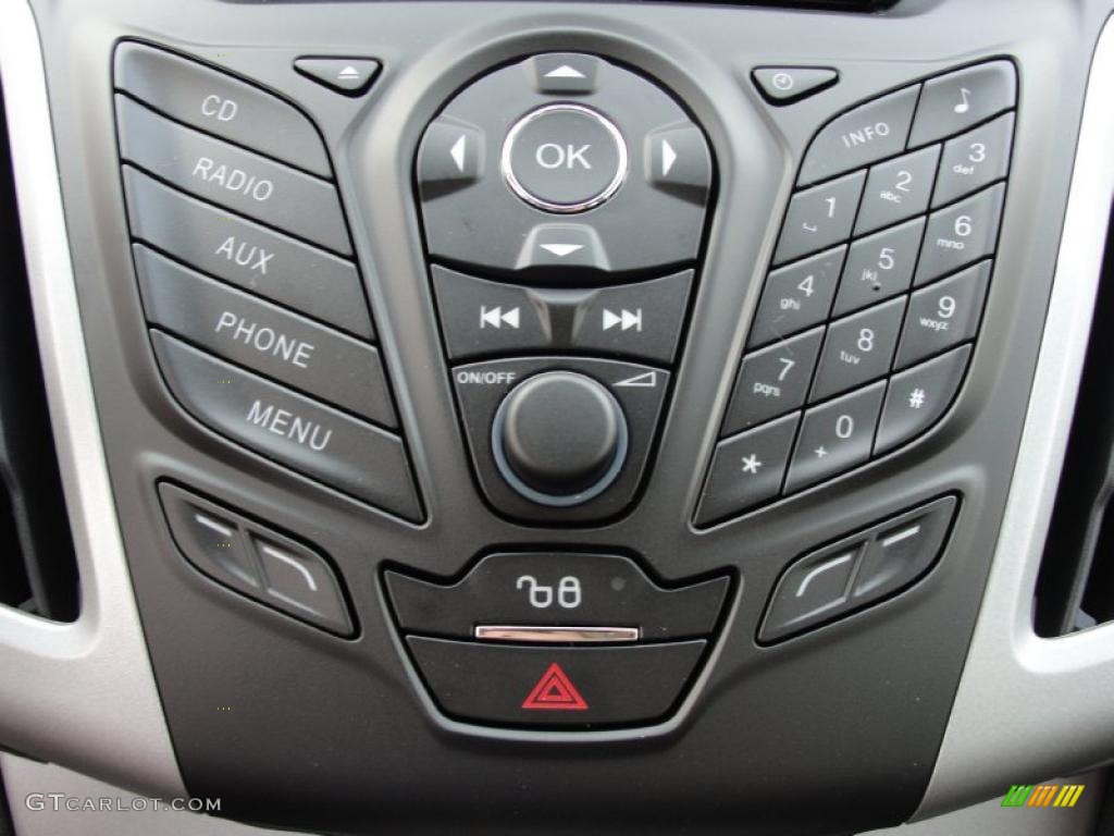 2012 Ford Focus SE SFE Sedan Controls Photo #48401259