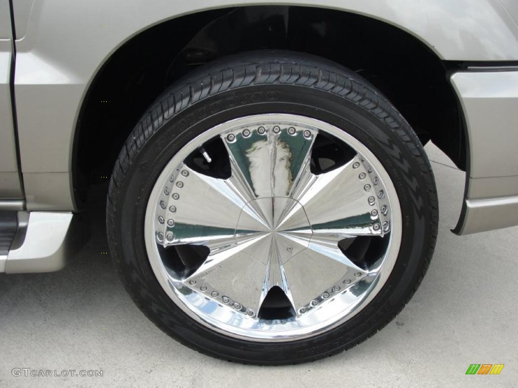 2002 Cadillac Escalade AWD Custom Wheels Photo #48402310