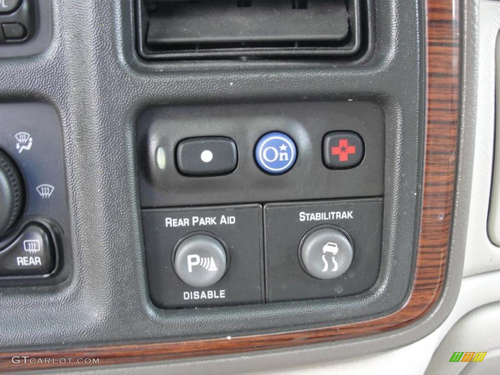2002 Cadillac Escalade AWD Controls Photo #48402652