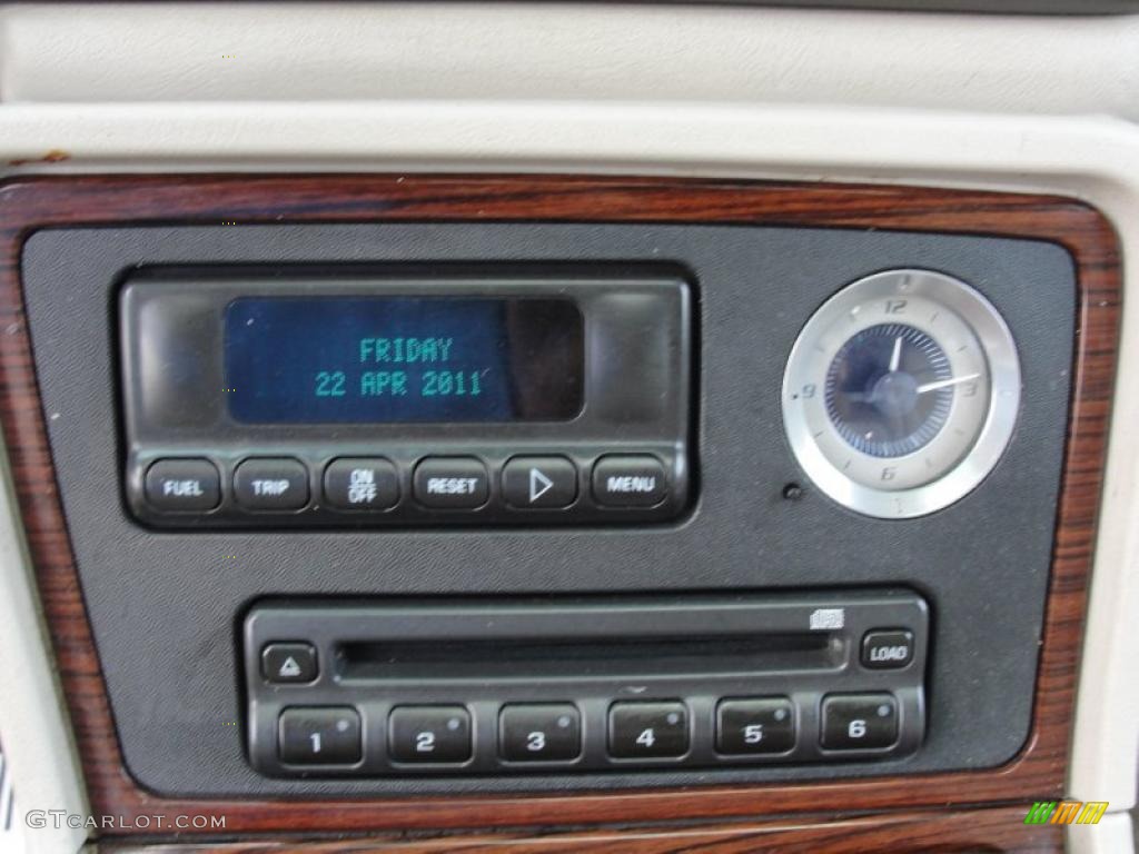 2002 Cadillac Escalade AWD Controls Photo #48402670