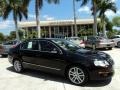 Deep Black - Passat Lux Sedan Photo No. 1
