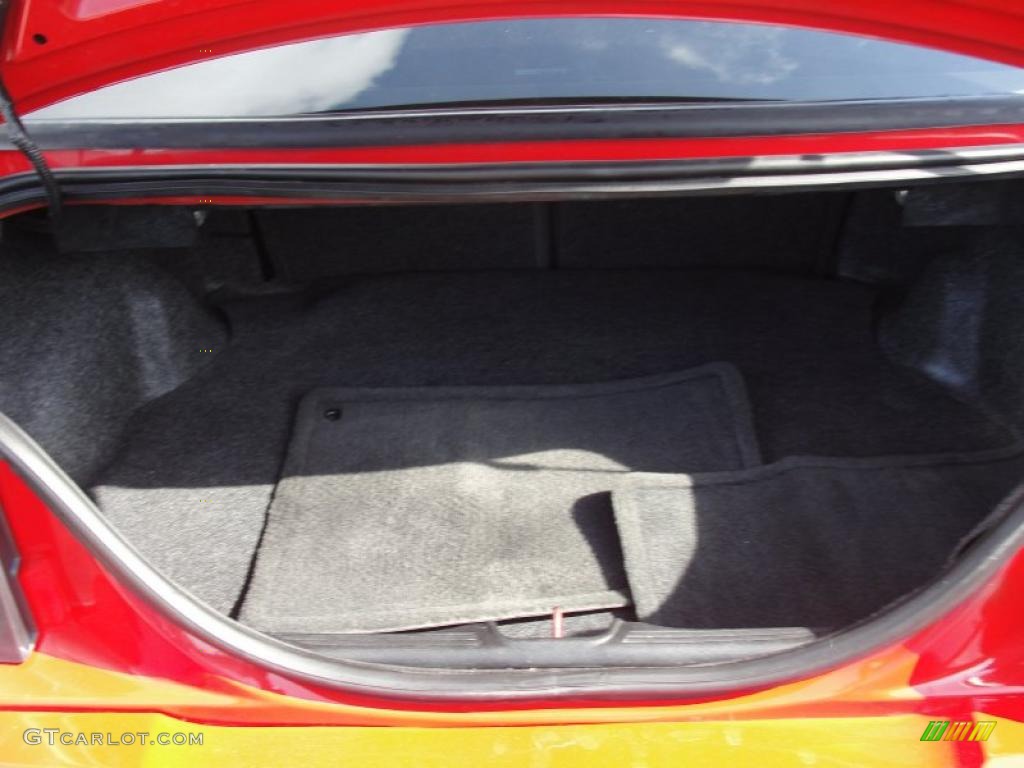 2004 Ford Mustang V6 Coupe Trunk Photo #48403747