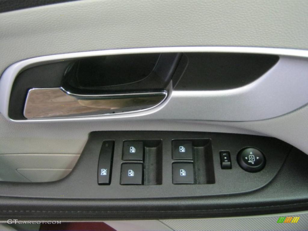 2010 Equinox LS - Gold Mist Metallic / Jet Black/Light Titanium photo #10