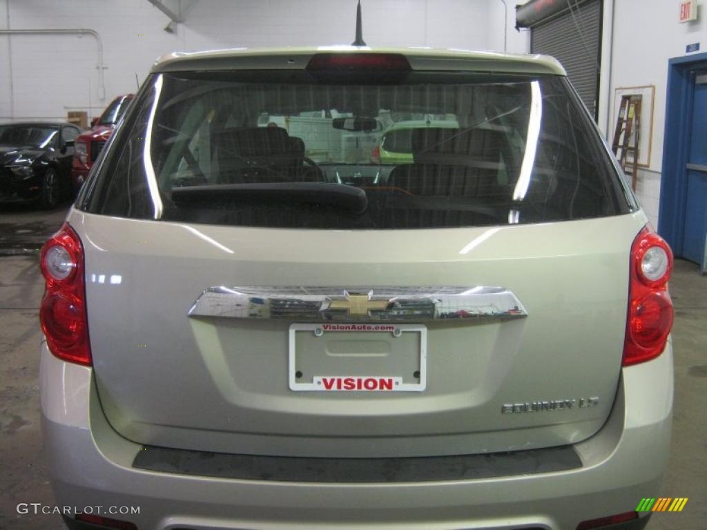 2010 Equinox LS - Gold Mist Metallic / Jet Black/Light Titanium photo #17