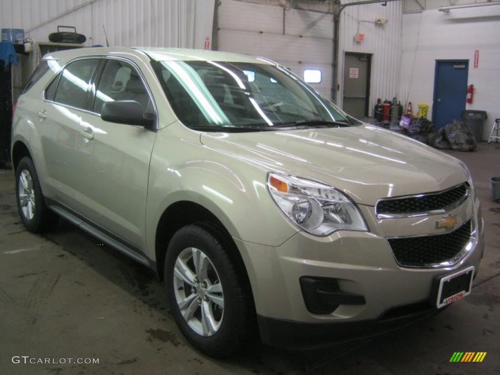 2010 Equinox LS - Gold Mist Metallic / Jet Black/Light Titanium photo #18