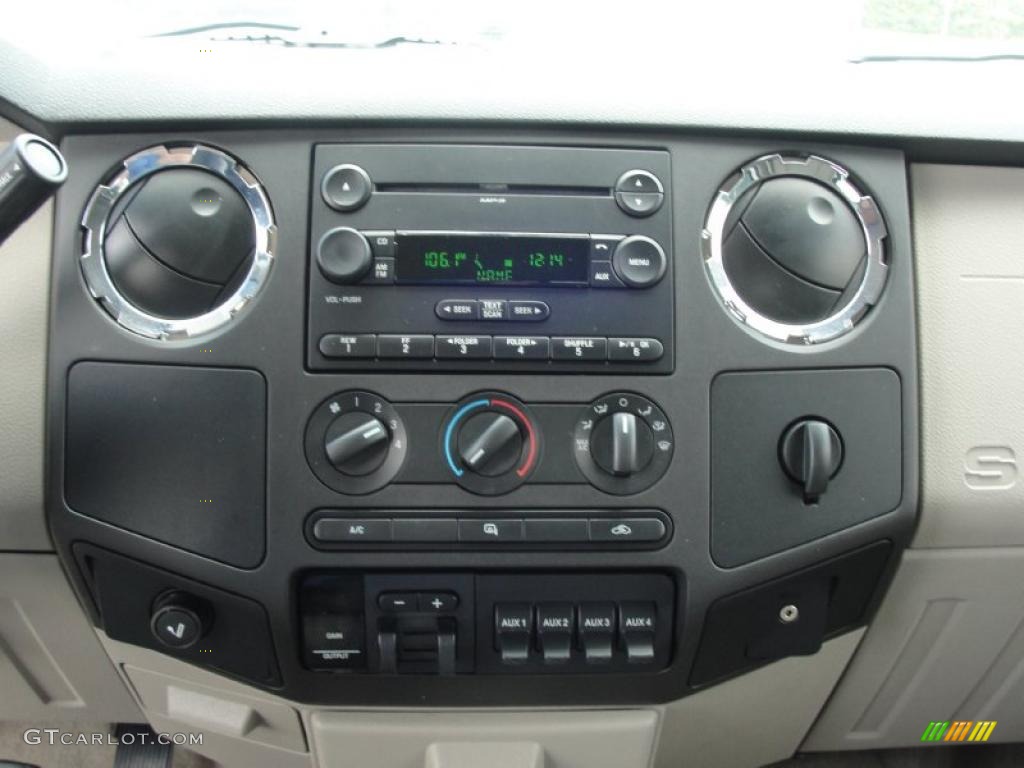 2008 Ford F350 Super Duty XLT Crew Cab Dually Controls Photo #48405214