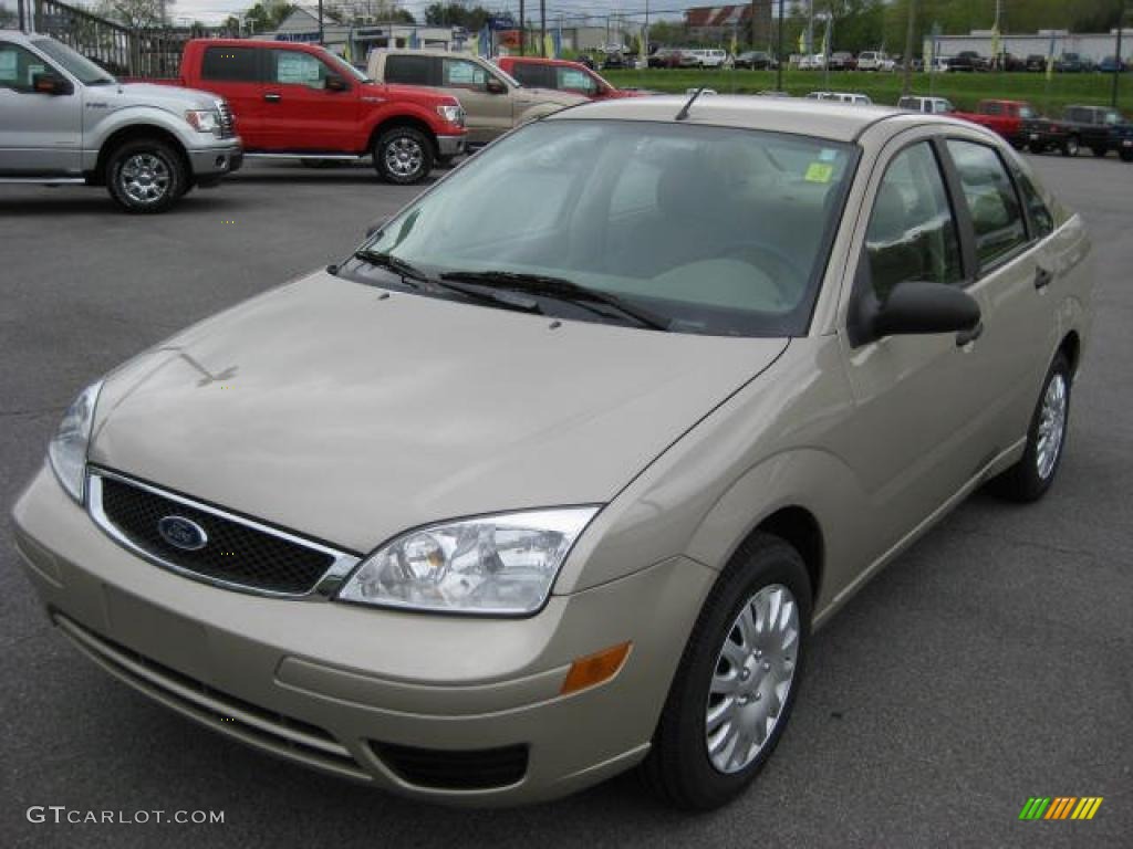 Pueblo Gold Metallic 2007 Ford Focus ZX4 S Sedan Exterior Photo #48405364