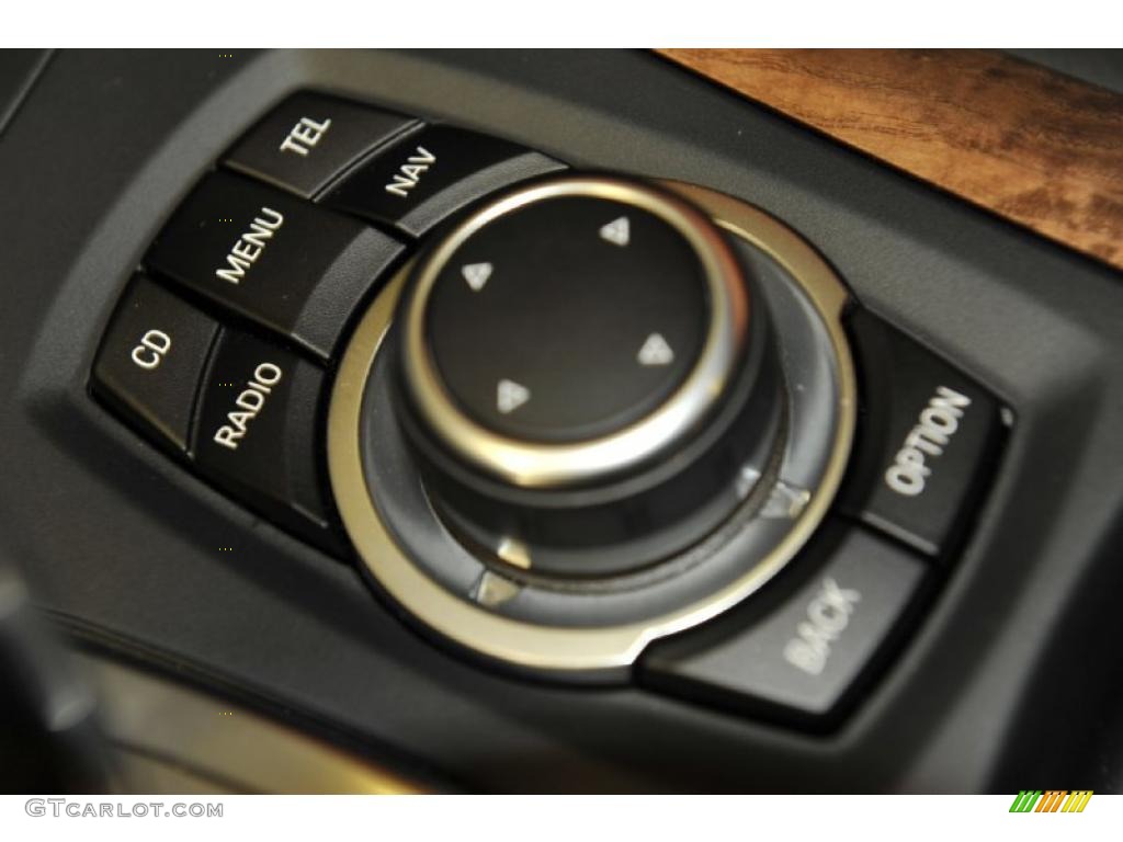 2010 BMW X6 xDrive35i Controls Photo #48405511