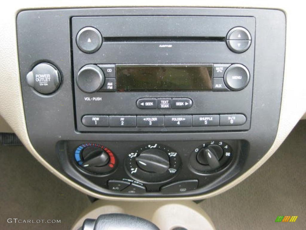 2007 Ford Focus ZX4 S Sedan Controls Photo #48405598