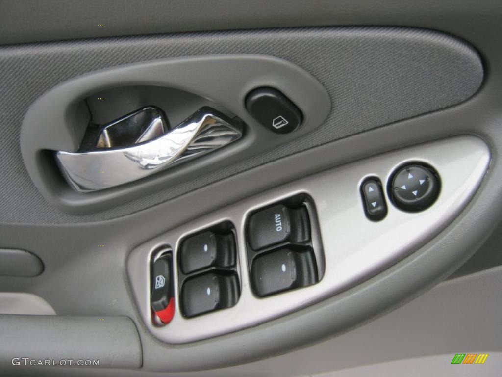 2006 Malibu Maxx LT Wagon - Silverstone Metallic / Titanium Gray photo #11