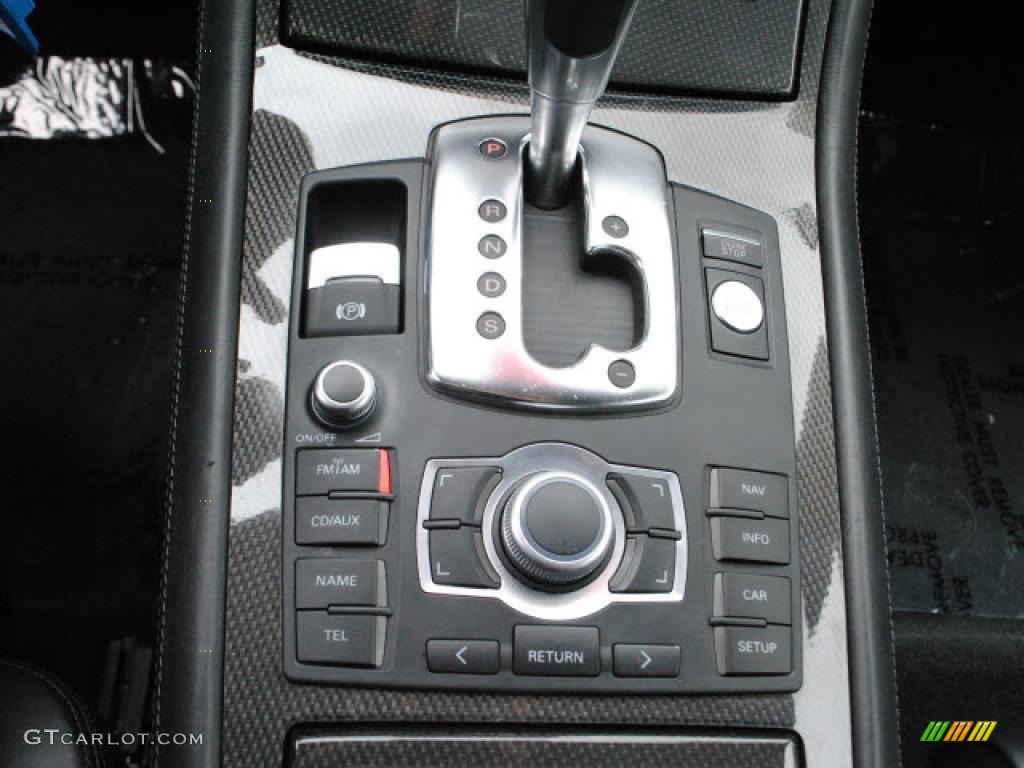 2008 Audi S8 5.2 quattro Controls Photo #48408433