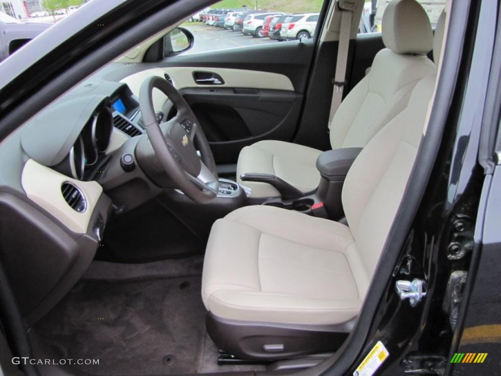 Cocoa/Light Neutral Leather Interior 2011 Chevrolet Cruze LT Photo #48414544