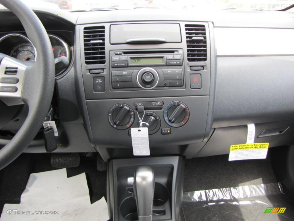 2011 Nissan Versa 1.8 S Hatchback Controls Photo #48418648
