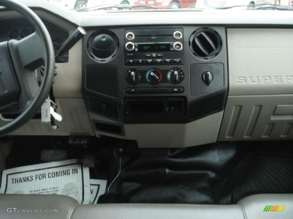 2009 Ford F350 Super Duty XL Crew Cab 4x4 Controls Photos