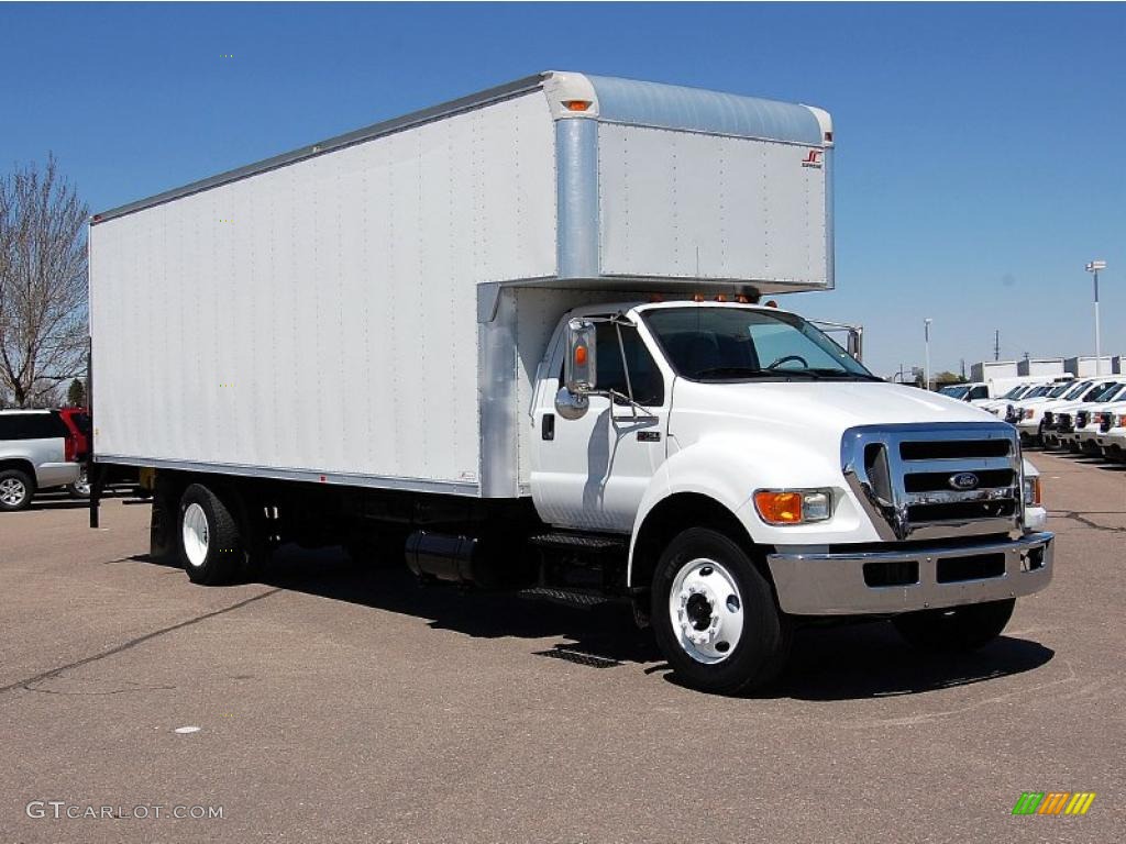 Oxford White 2008 Ford F750 Super Duty XL Chassis Regular Cab Moving Truck Exterior Photo #48421150