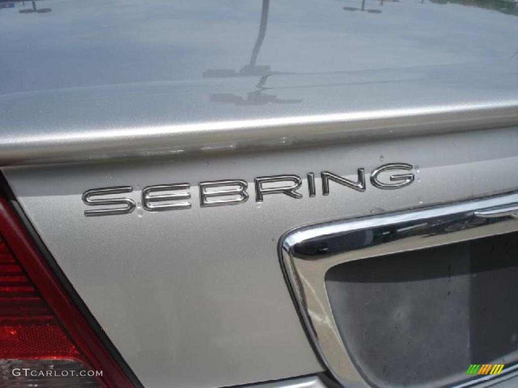 2005 Chrysler Sebring GTC Convertible Marks and Logos Photos