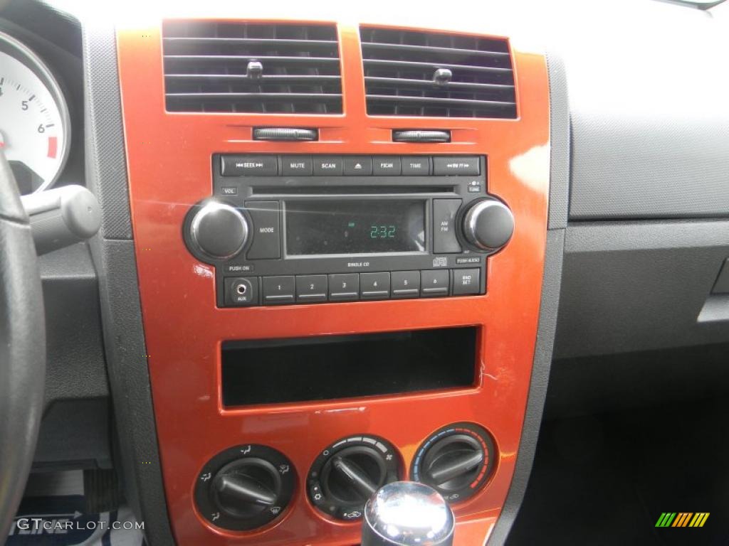 2008 Dodge Caliber R/T AWD Controls Photo #48424015