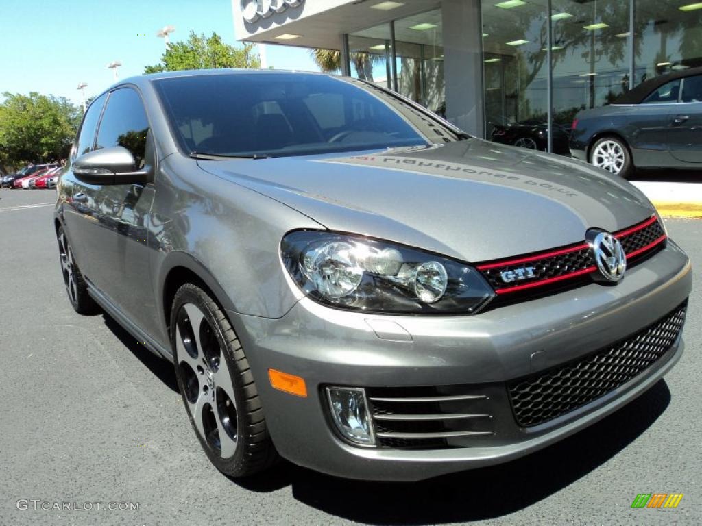 2010 GTI 2 Door - United Gray Metallic / Interlagos Plaid Cloth photo #2