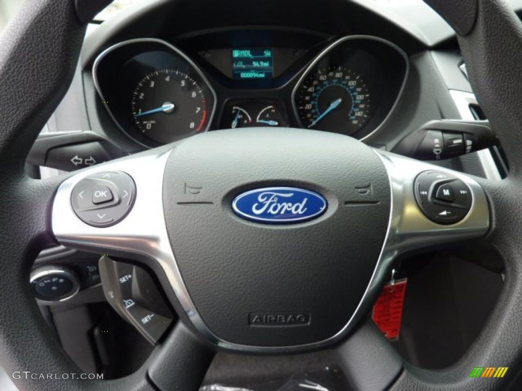 2012 Ford Focus SE 5-Door Controls Photo #48424918