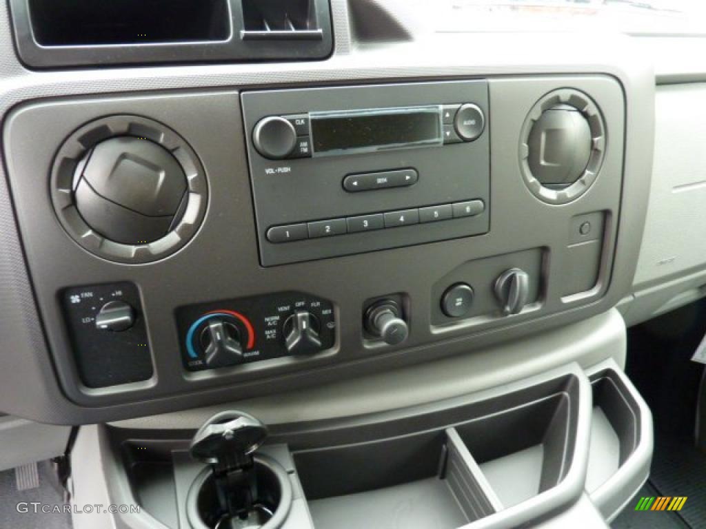 2011 Ford E Series Van E350 Commercial Controls Photos