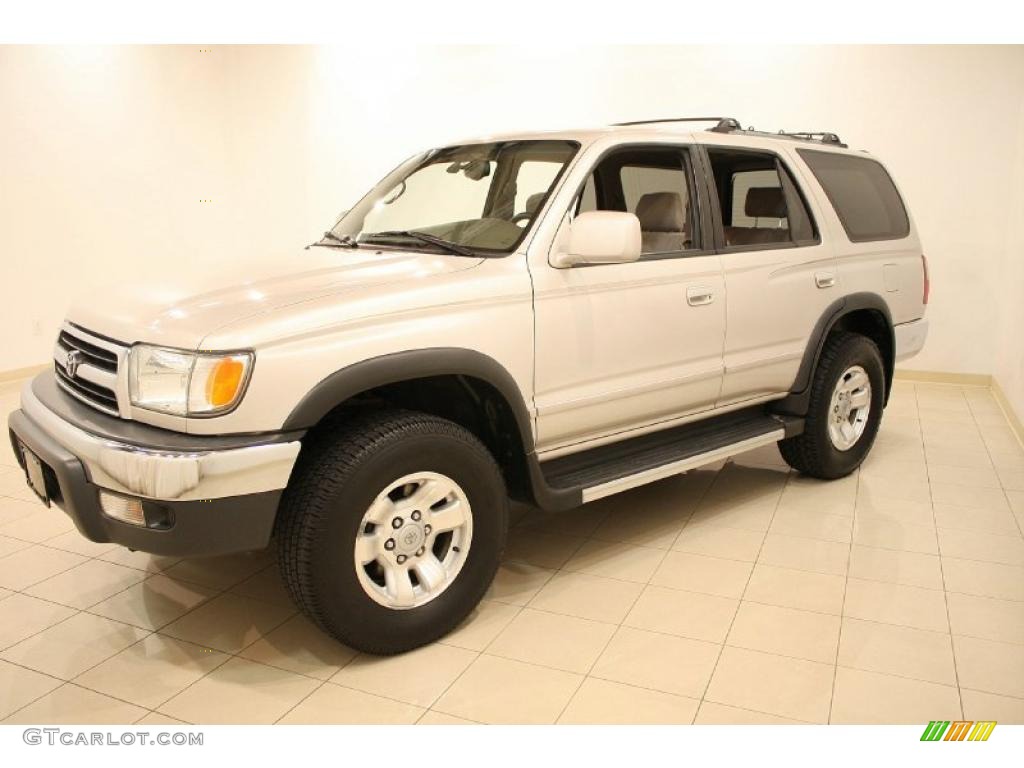 1999 4Runner SR5 - Desert Dune Metallic / Oak photo #3
