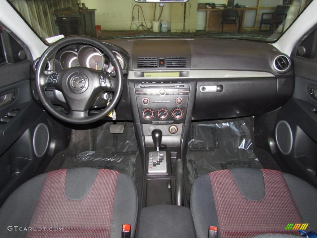 2005 Mazda MAZDA3 s Sedan Black/Red Dashboard Photo #48433656